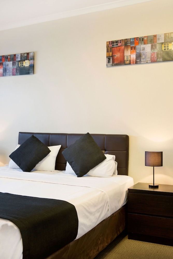 Enfield Hotel Studio Family