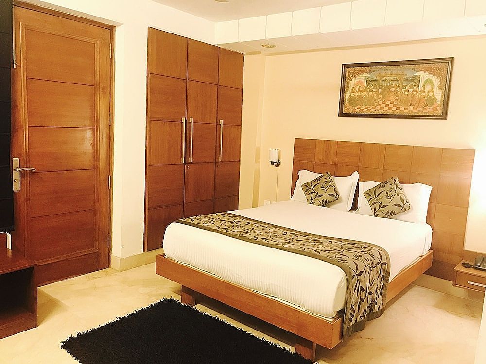 undefined Skylink Suites 10