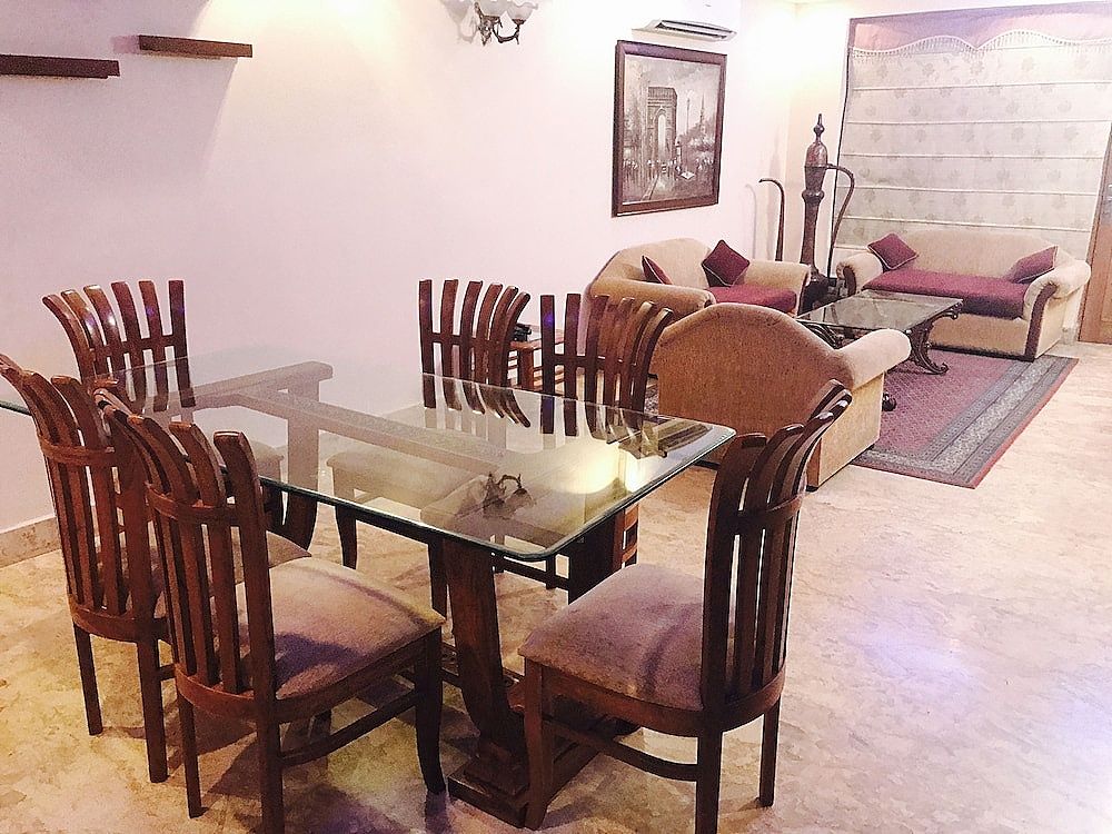 undefined Skylink Suites 7