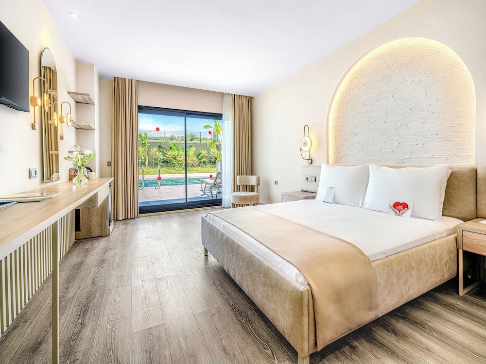 Family Suite Room With Swim Up