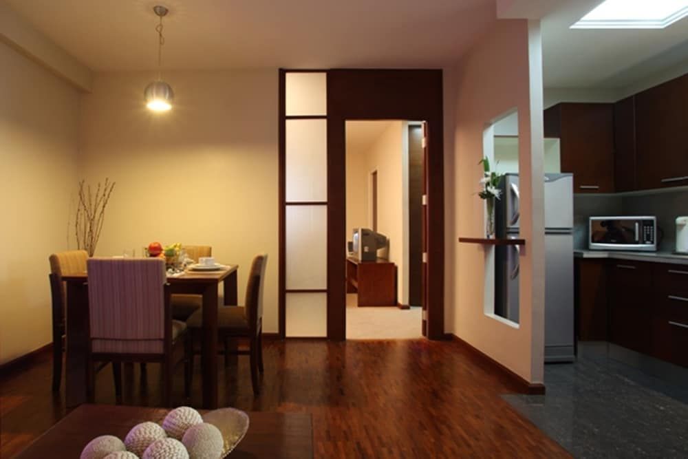 undefined Amorsolo Mansion 2