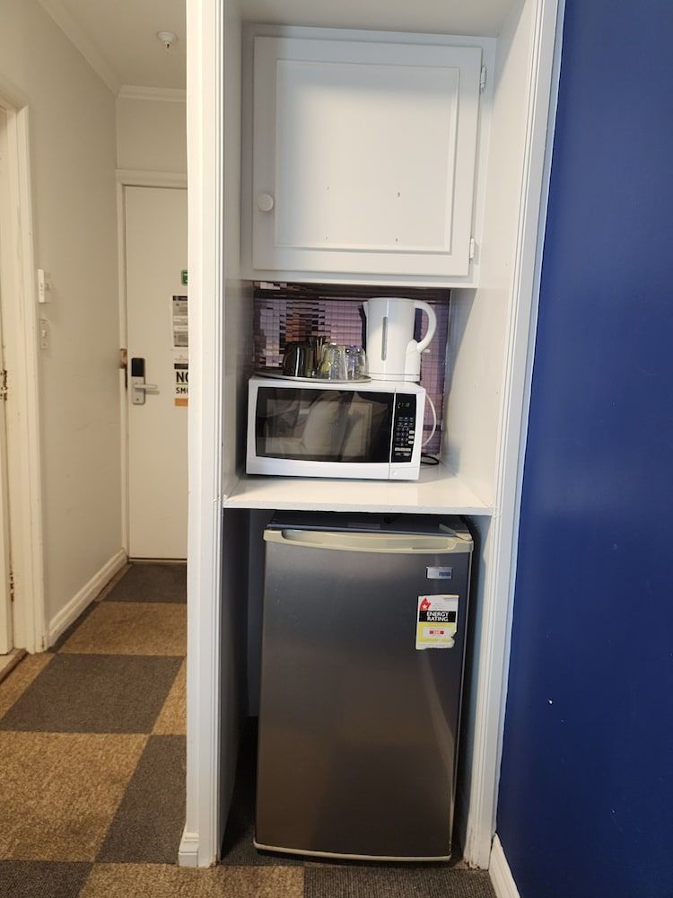 Albion of Auckland Standard Double Room 13