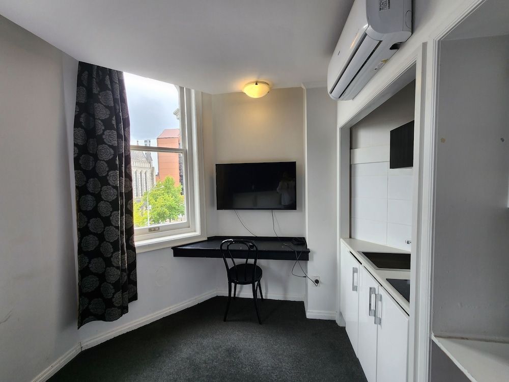 Albion of Auckland Standard Double Room 17