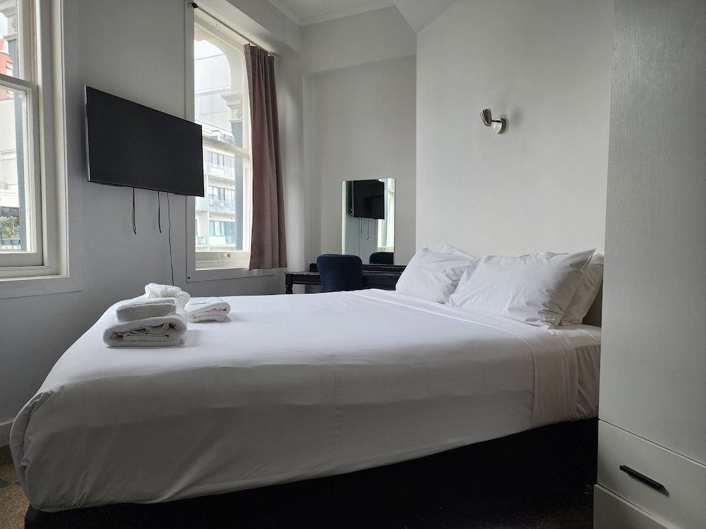 Albion of Auckland Standard Double Room 6