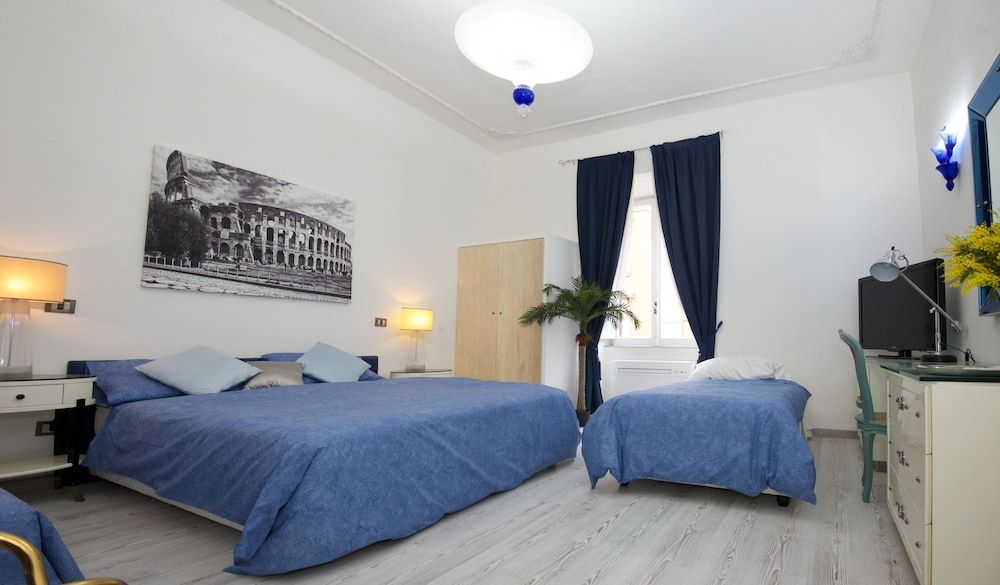 undefined White Vatican 2