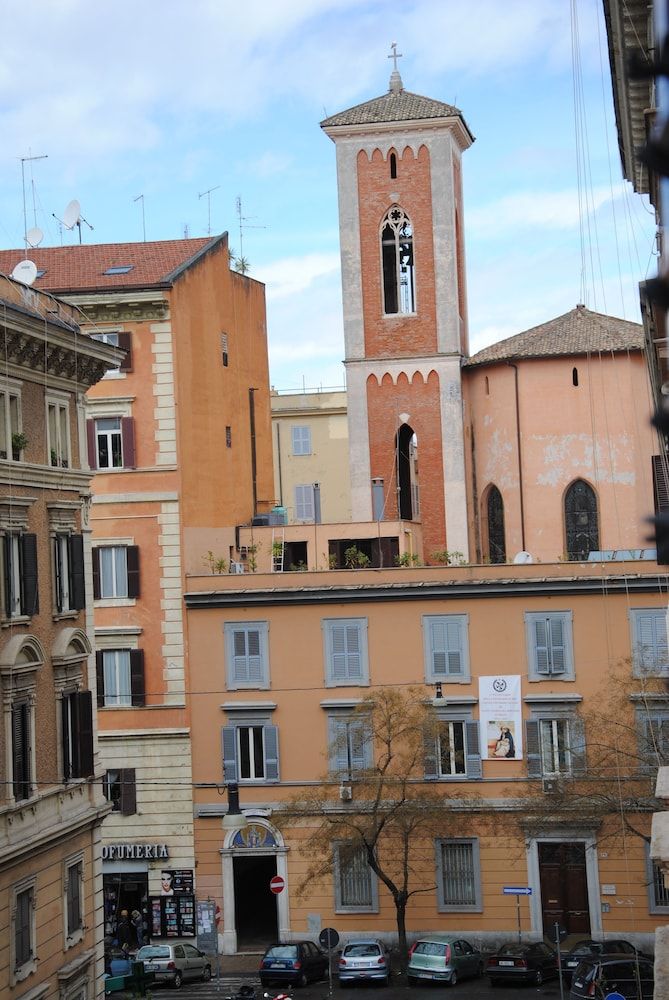 undefined White Vatican 7