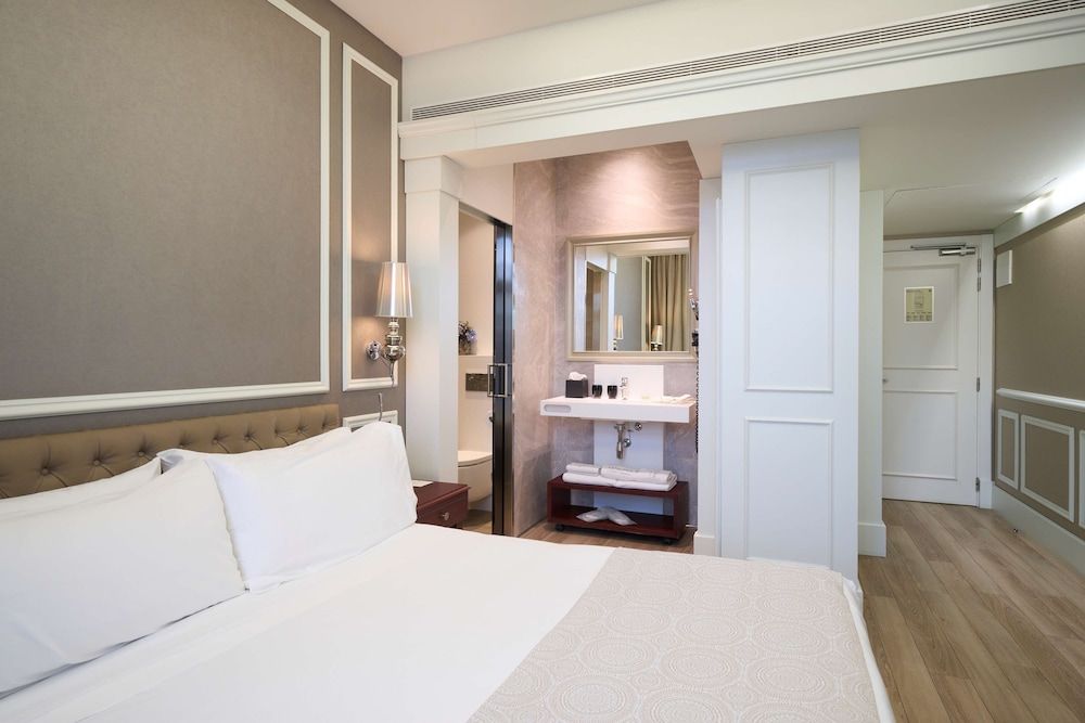 Catalonia Passeig de Gràcia Double Room 2