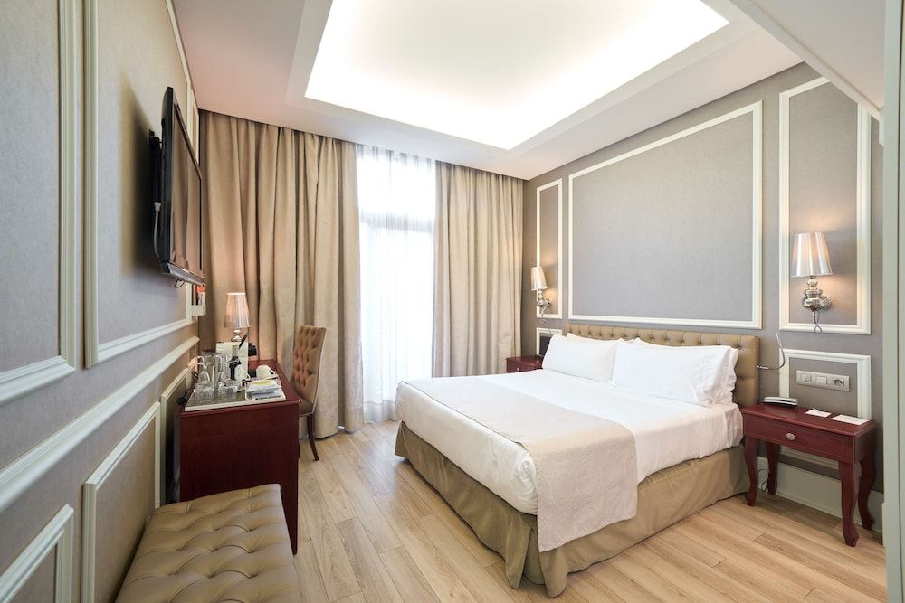 Catalonia Passeig de Gràcia Double Room 3