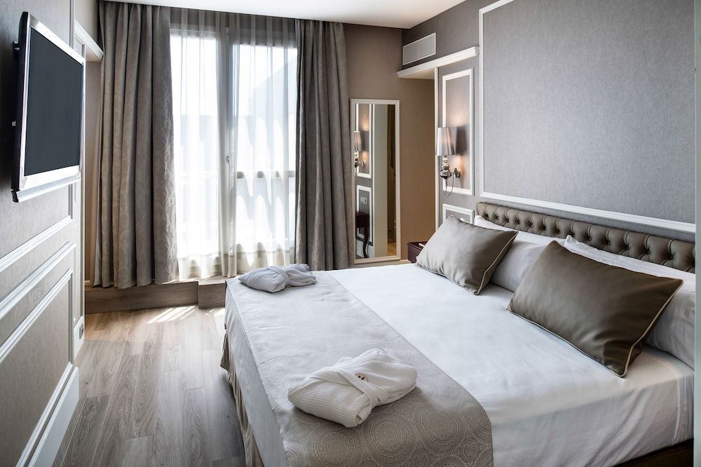 Suite Terrace with Swimming Pool, single Use