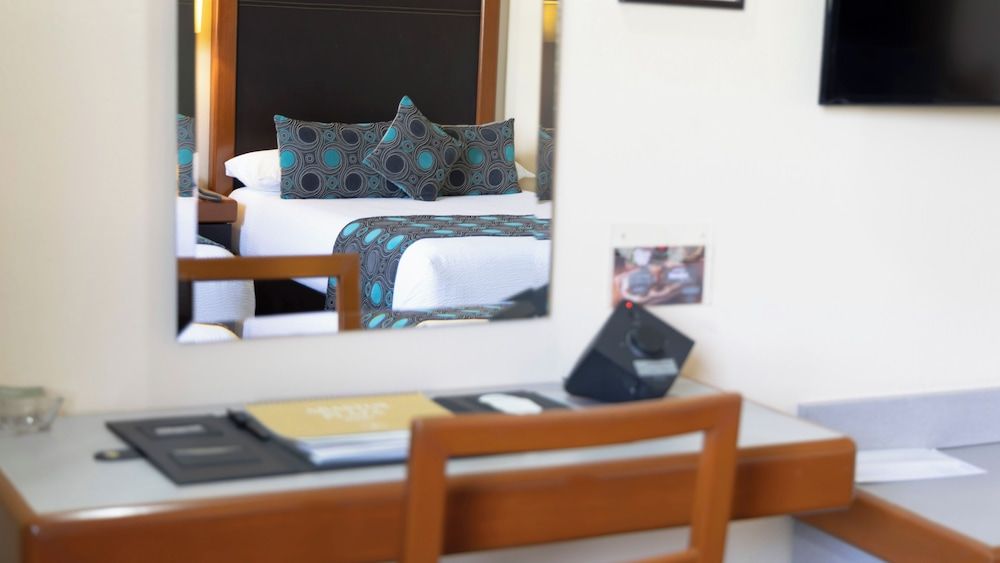 Hotel Abastos Plaza Standard Room, 1 King Bed 4