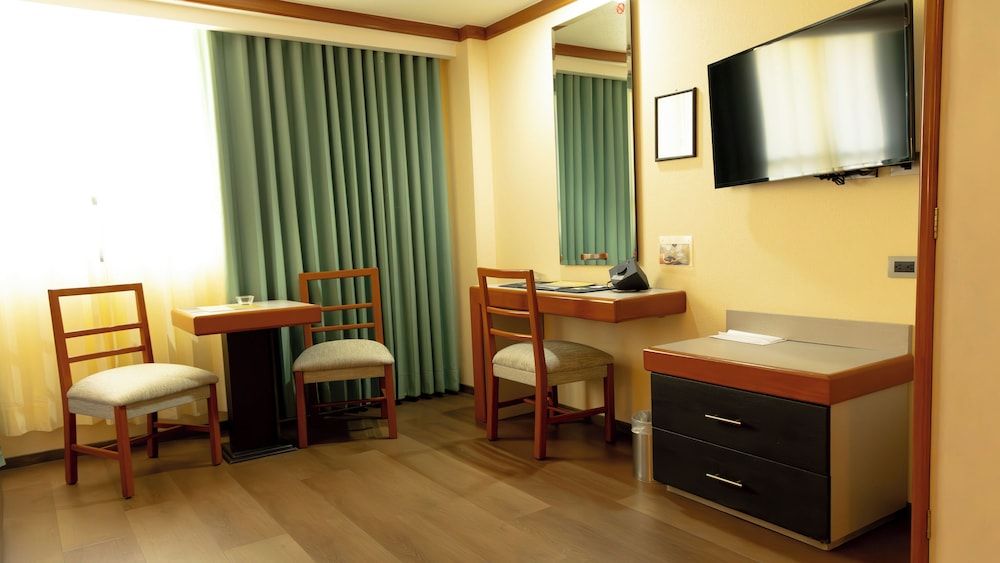 Hotel Abastos Plaza Standard Room, 2 Double Beds 10