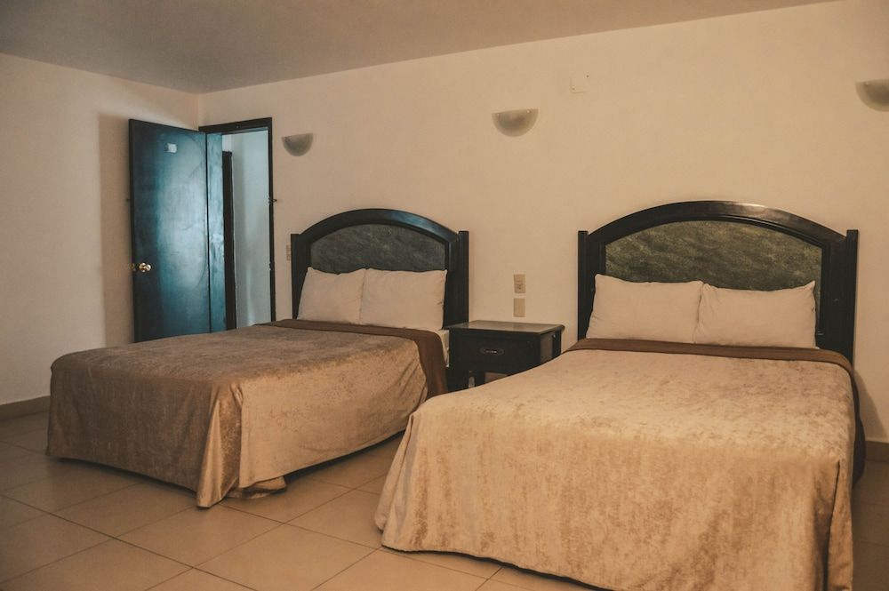 Standard Room, 2 Double Beds