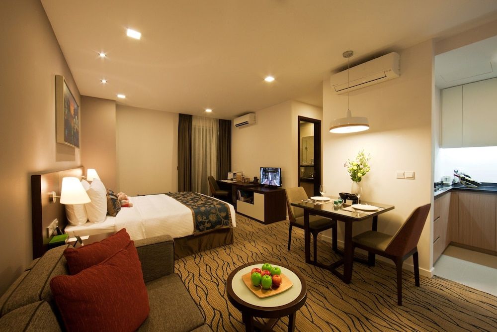 Somerset Central TD Hai Phong City Executive Studio, 1 King Bed, City View 3