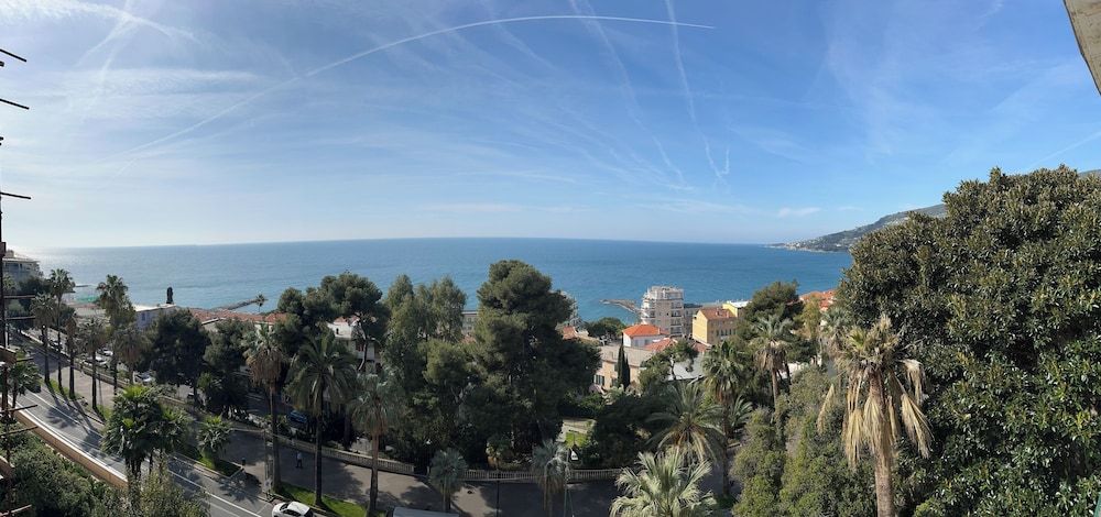 Hotel Petit Royal Quadruple Room, Sea View 5