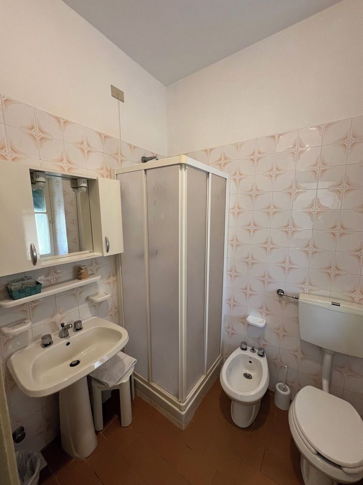 Hotel Petit Royal Single Room 3