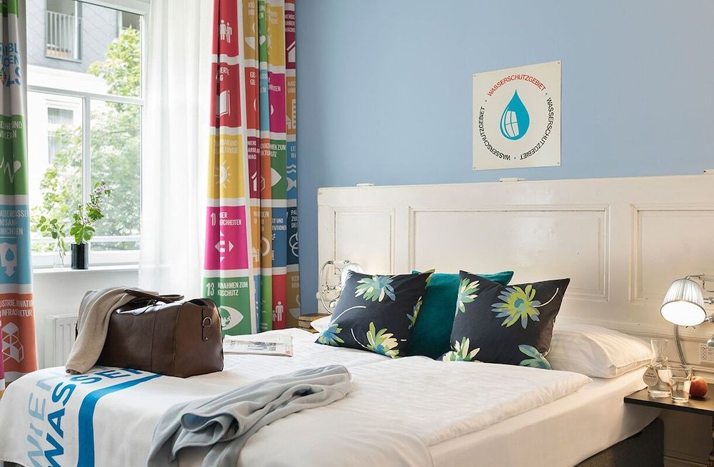 Boutiquehotel Stadthalle Standard Room 6