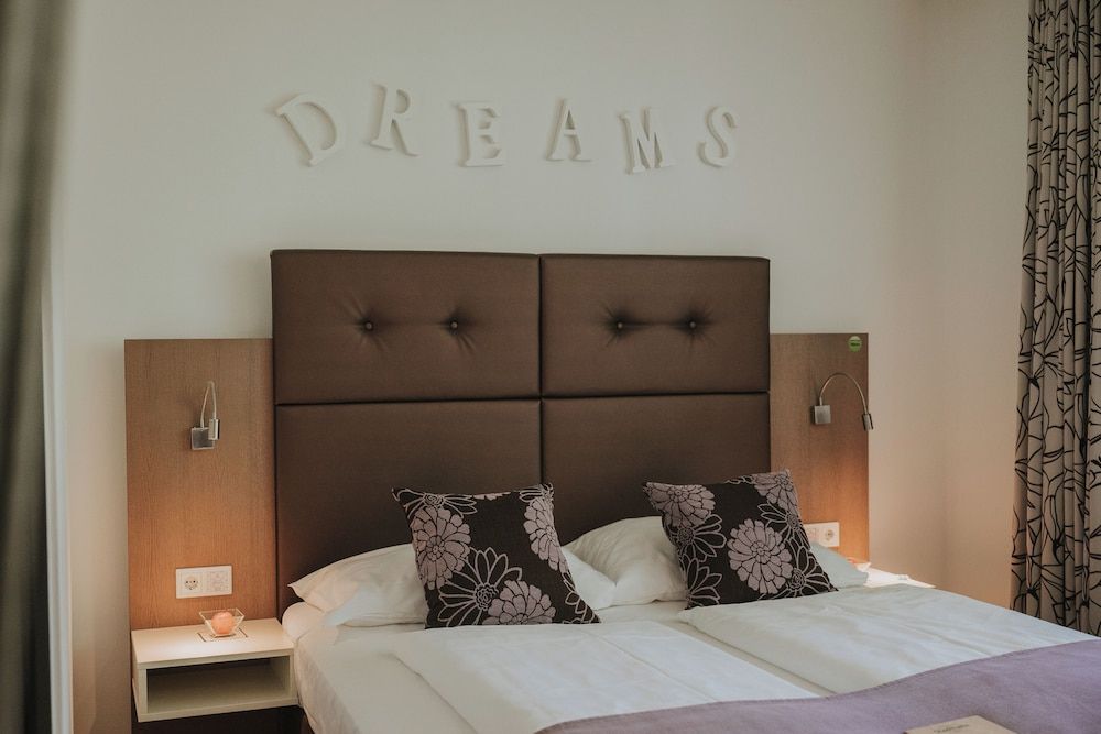 Boutiquehotel Stadthalle Standard Room 4