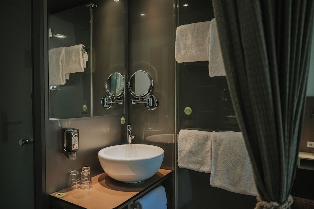 Boutiquehotel Stadthalle Standard Room 9