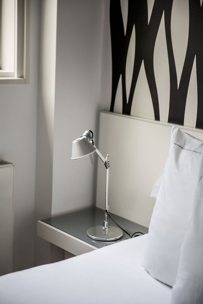 undefined Suites Avenue 5