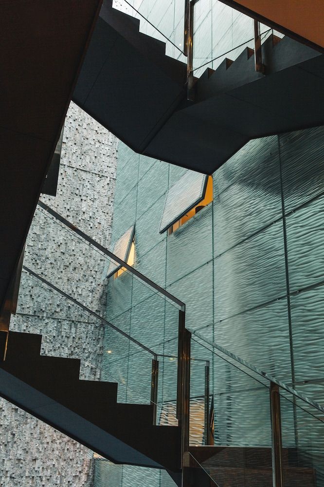 undefined Suites Avenue 7