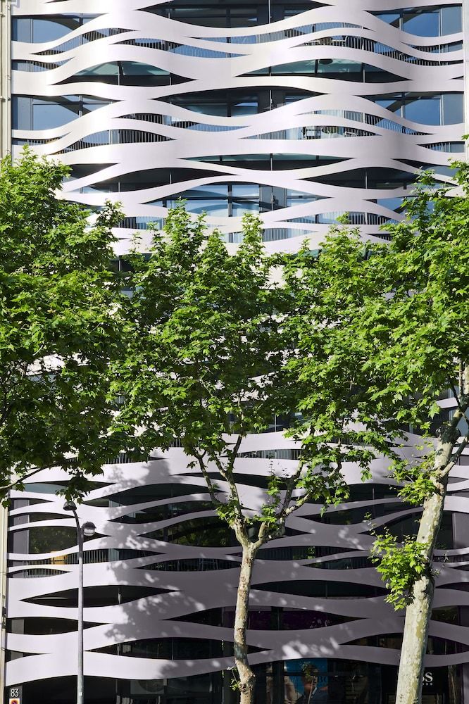 undefined Suites Avenue 8