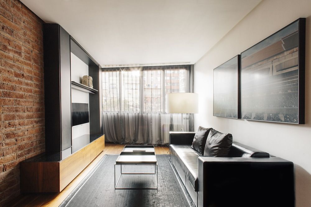 Suites Avenue Superior Apartment 17