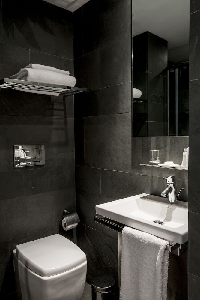 Suites Avenue Superior Apartment 9