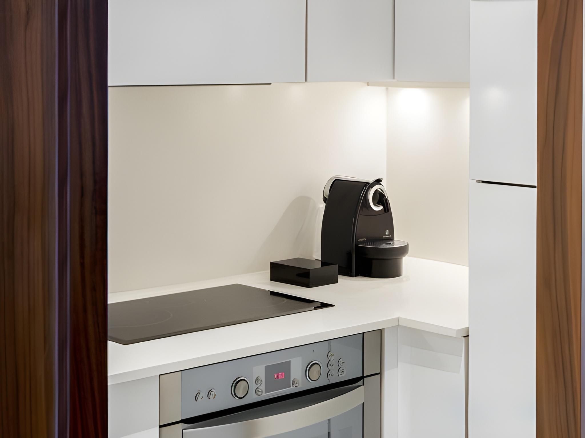 Suites Avenue Superior Apartment 21