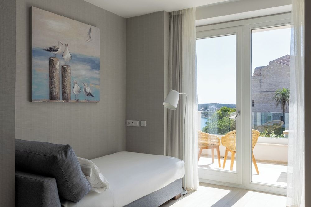 Catalonia Mirador des Port Premium Triple Room, Terrace, Sea View 3