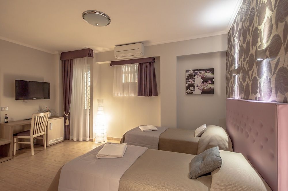 undefined Rome King Suite 4