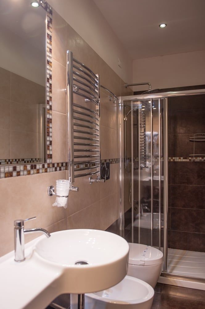 Rome King Suite Triple Room 4