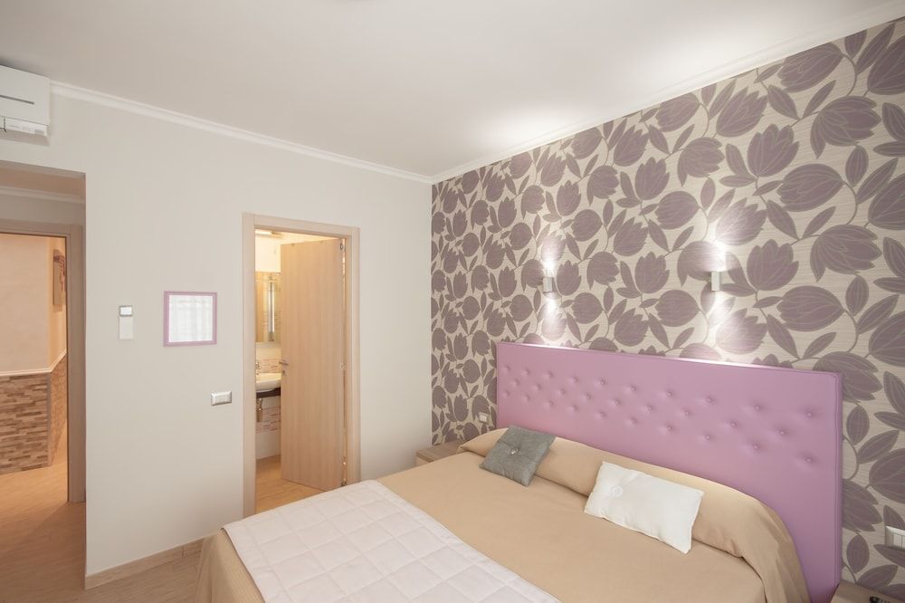 Rome King Suite Double Room 9