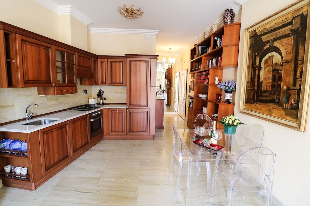 undefined Rome King Suite 9