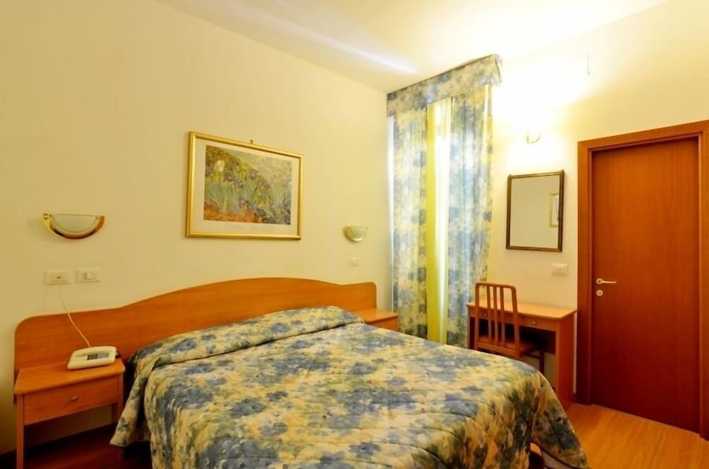 Tirreno Hotel Double Room 4