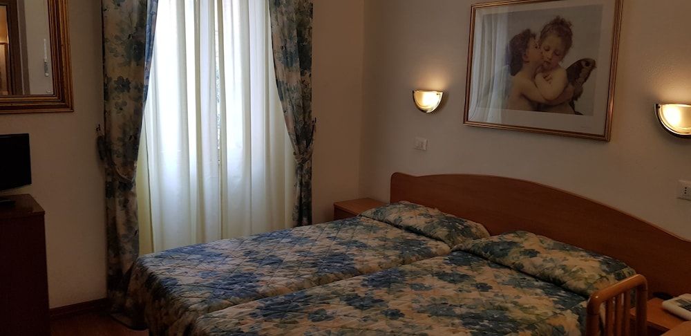 Tirreno Hotel Double Room 3