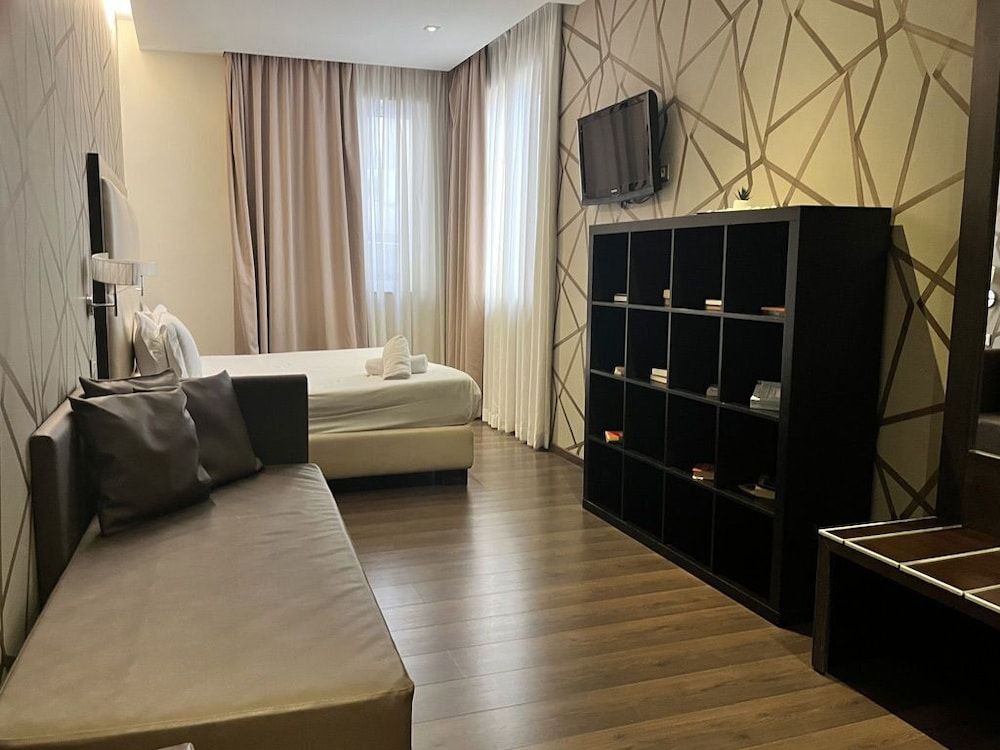Catone District Hotel Deluxe Double or Twin Room 4