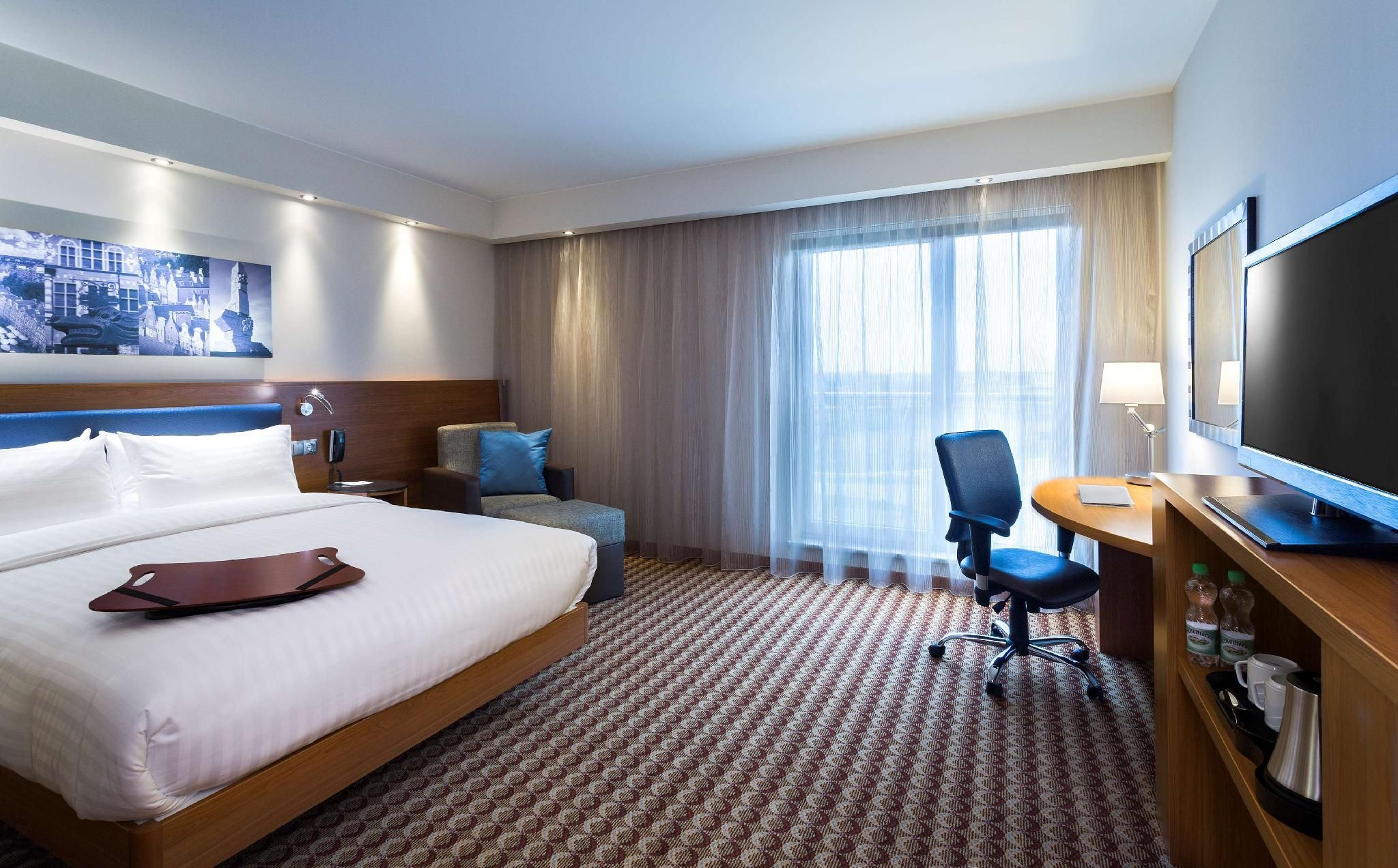 Hampton By Hilton Gdansk Airport Queen Room