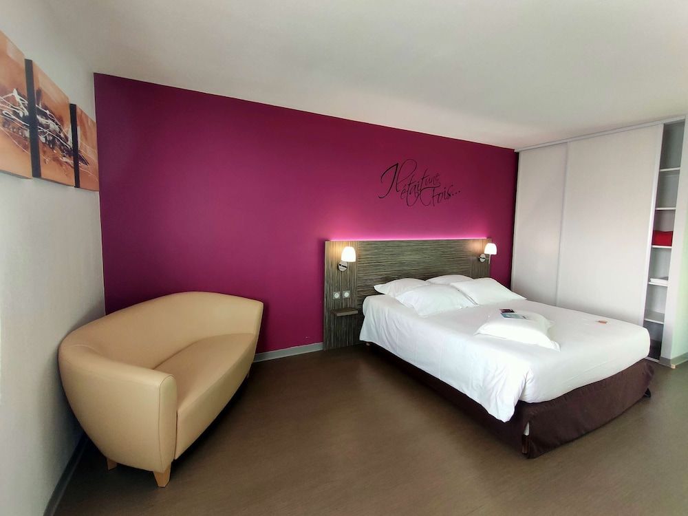 Room, Multiple Beds (Prestige)
