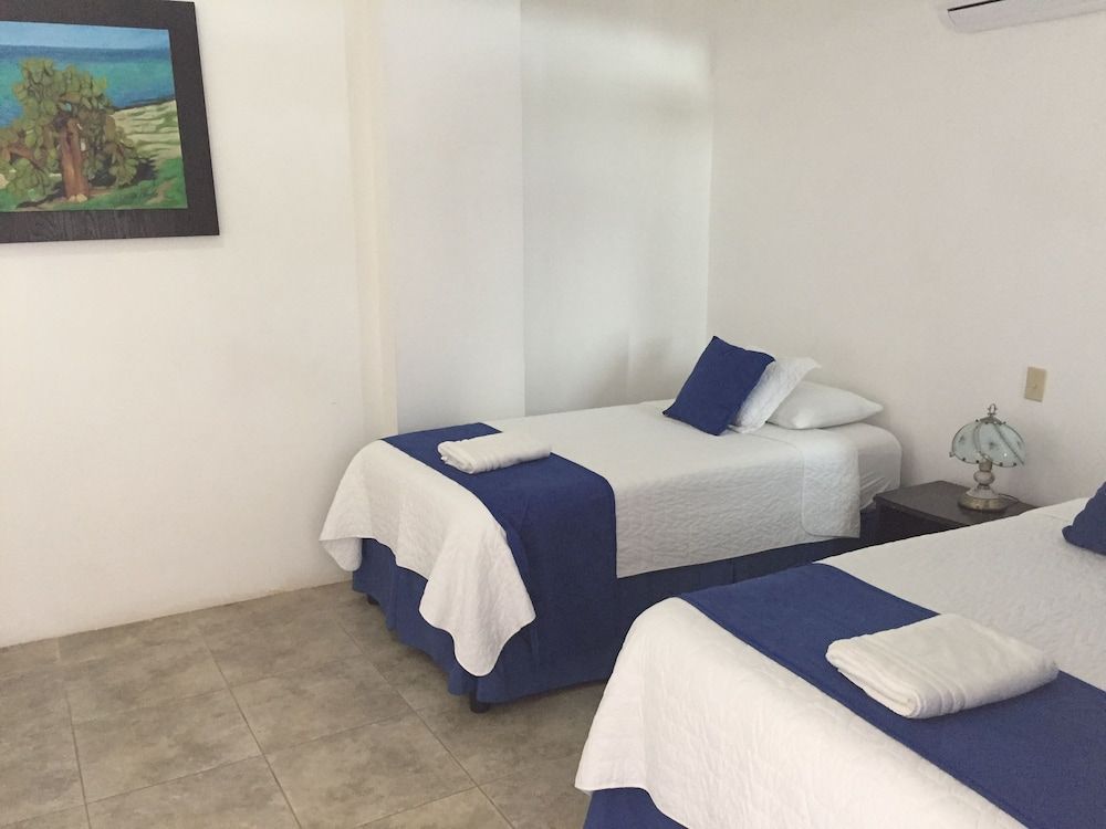 Hotel Cally Galapagos Twin Room 4