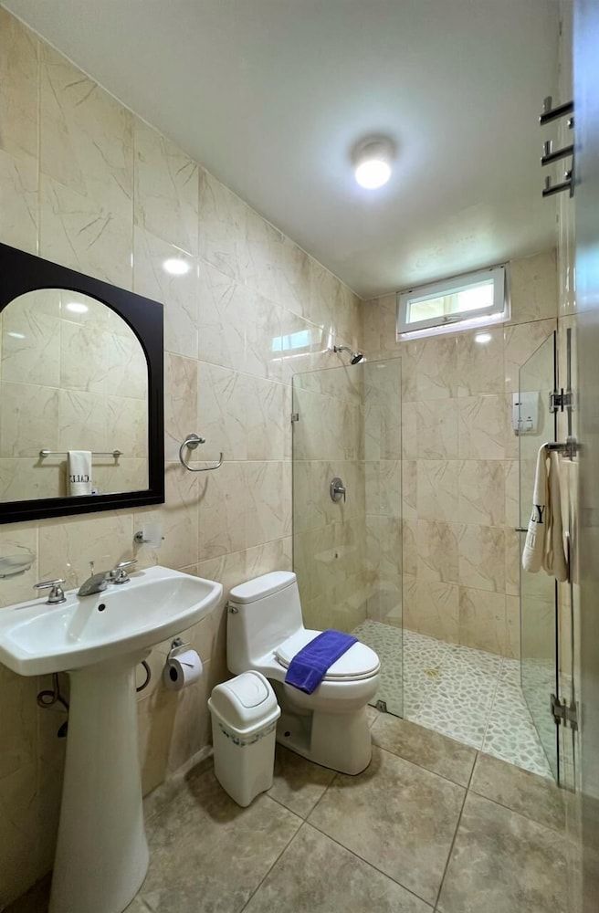 Hotel Cally Galapagos Triple Room, City View 7