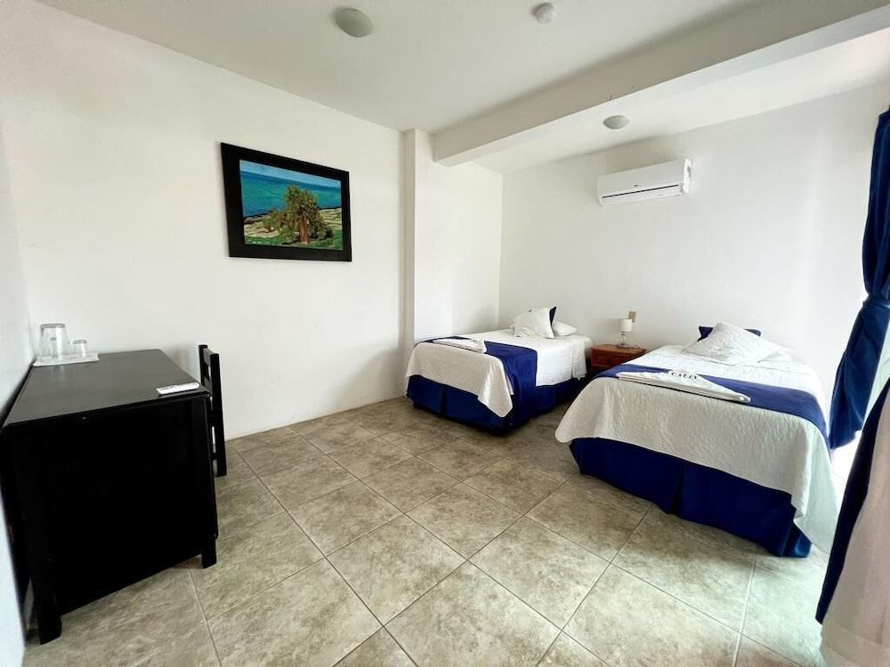 Hotel Cally Galapagos Twin Room 5