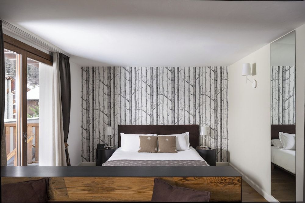 Deluxe Room (Grand)