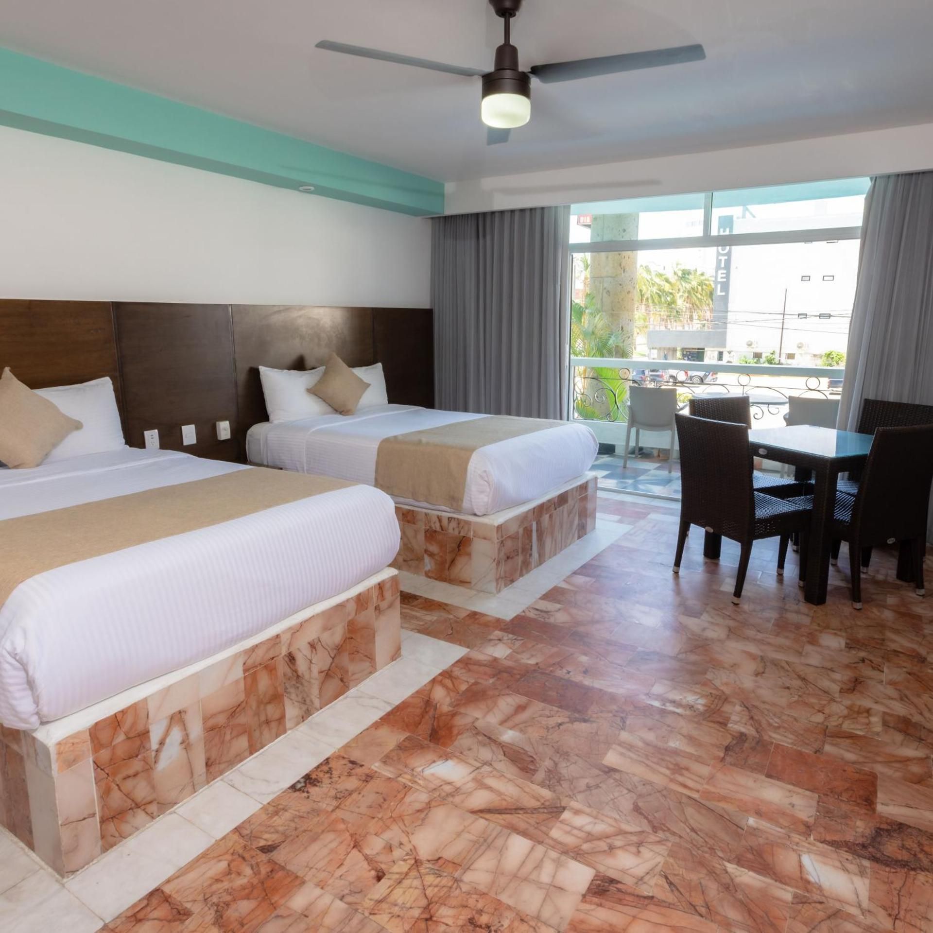 Hotel Solamar Inn Studio (4 Adults) 2