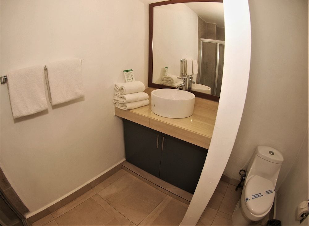 Hotel Solamar Inn Standard Quadruple Room 5