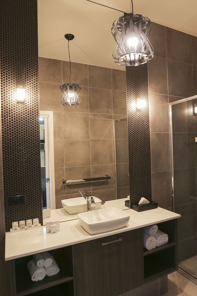 Indulge Apartments CBD Balcony Studio Suite 10