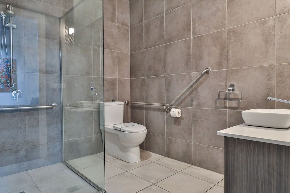 Indulge Apartments CBD Studio Suite - No Balcony or Window - Skylight Only 2