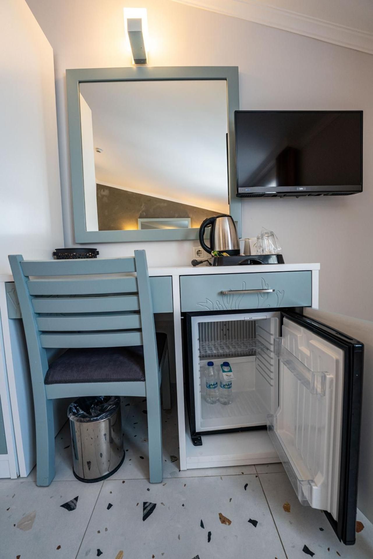 undefined Tonoz Beach Hotel 8