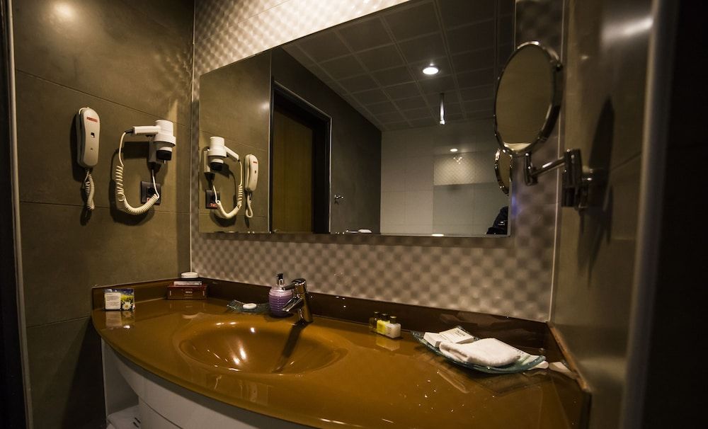 Grand Asya Hotel Deluxe Room 6