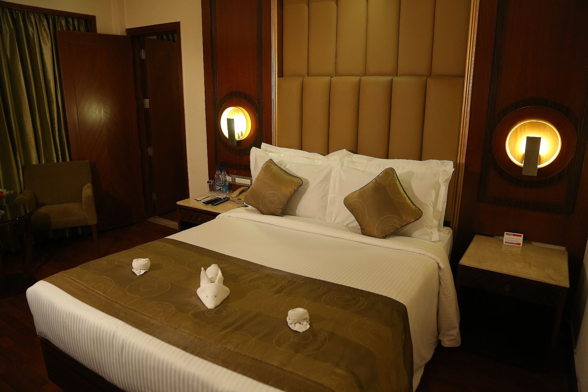 The Acura BMK Deluxe Room Free WiFi 10