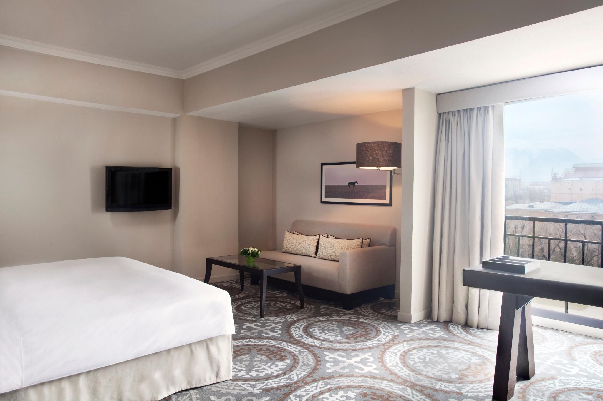 1 King Bed Deluxe